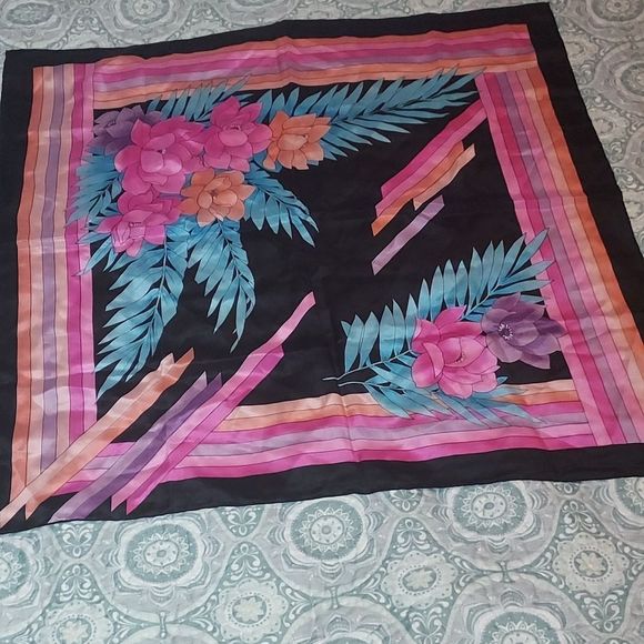VTG Silk scarf - Picture 3 of 5